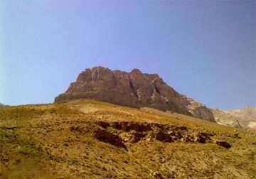 کوه شاه کیخسرو در شازند