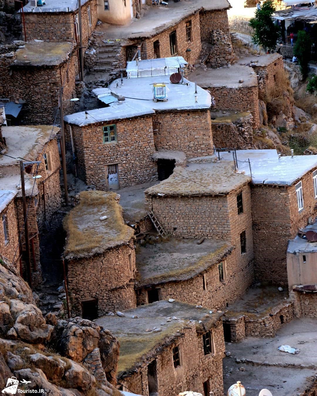 معماری خانه های روستای پالنگان