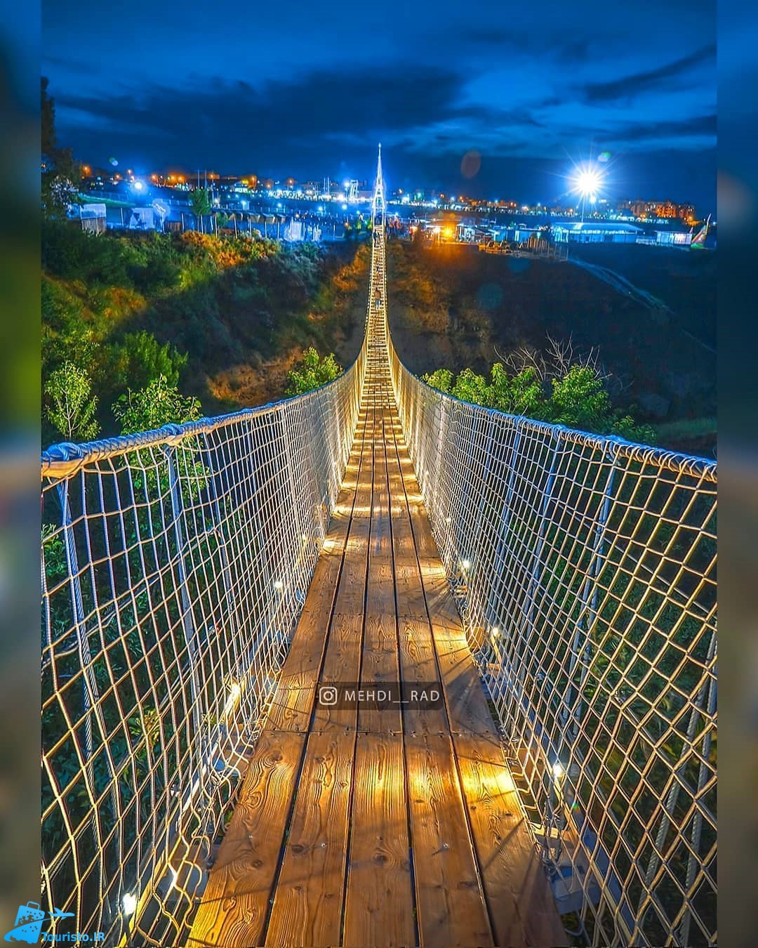 پل معلق مشگین شهر نمای زیبا در شب